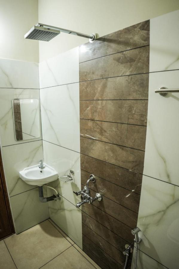 Zennova Furnished Apartment Alappuzha ภายนอก รูปภาพ