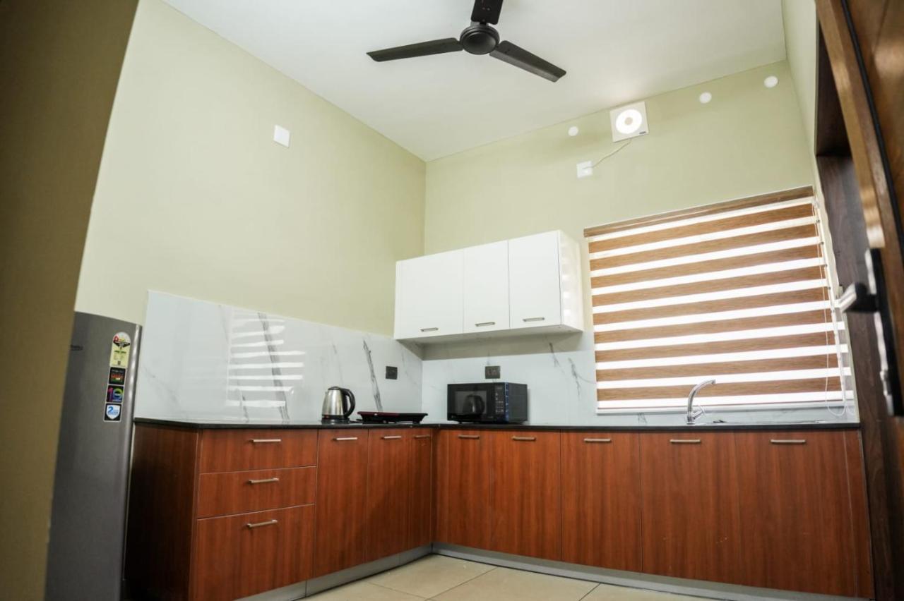 Zennova Furnished Apartment Alappuzha ภายนอก รูปภาพ