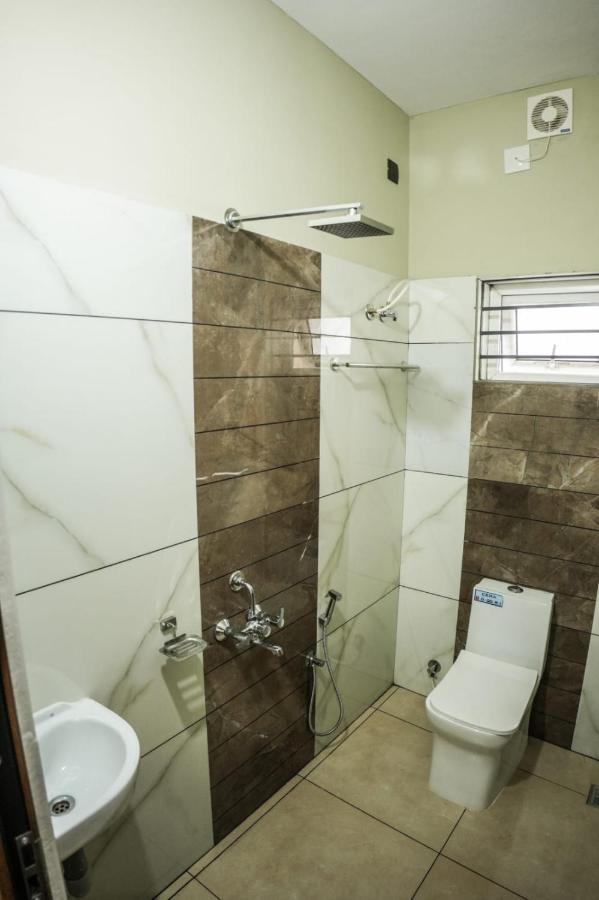 Zennova Furnished Apartment Alappuzha ภายนอก รูปภาพ